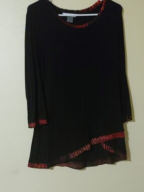 Peter Nygard Black Long-Sleeve Tunic with Red Trim